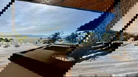 Luxury beachfront house in Ilhabela