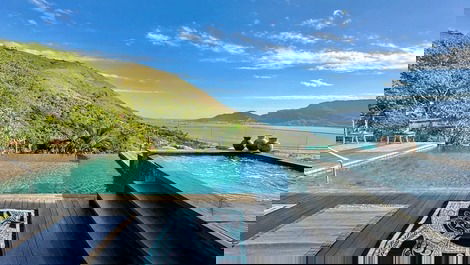 Casa de lujo con vistas al mar