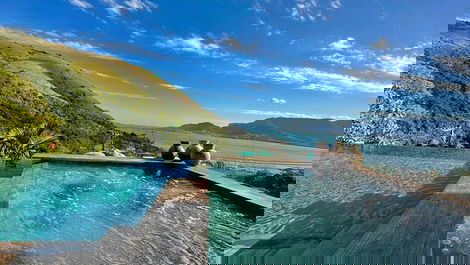Casa de lujo con vistas al mar