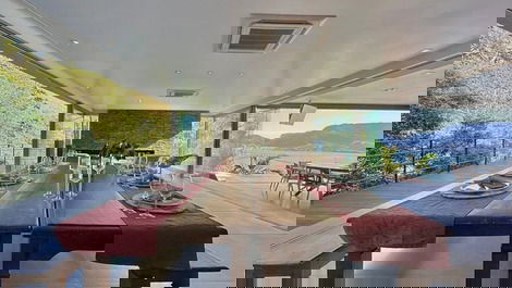 Casa de lujo con vistas al mar
