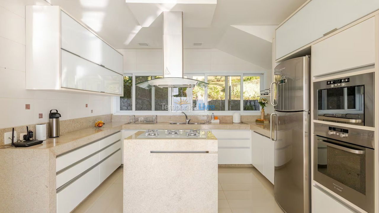 Casa para alquiler de vacaciones em Ilhabela (Arrozal)
