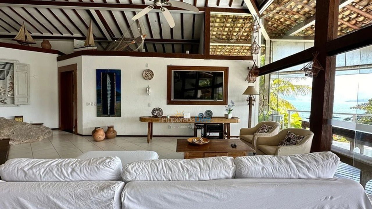 House for vacation rental in Ilhabela (Praia do Curral)