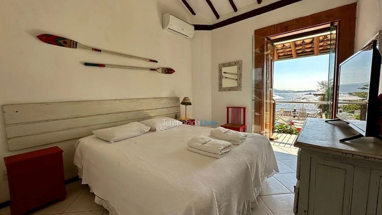 House for vacation rental in Ilhabela (Praia do Curral)