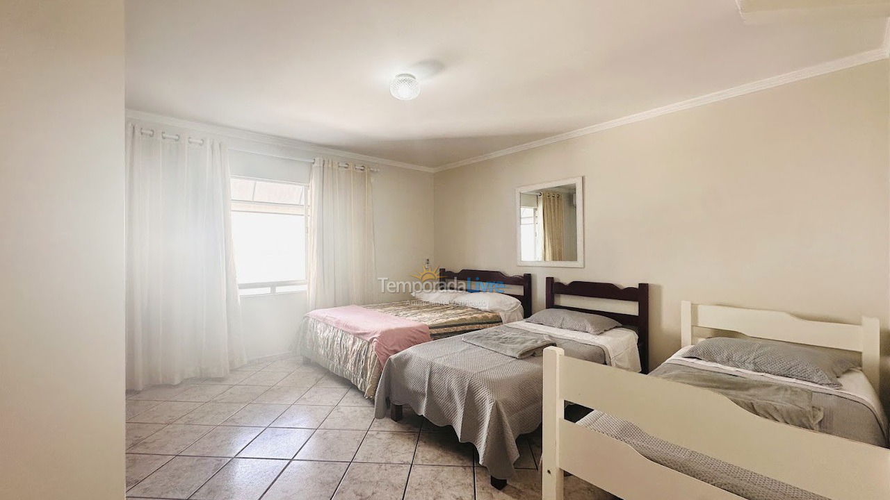 Apartamento para aluguel de temporada em Balneário Camboriú (Praia Central)