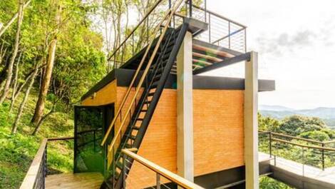 Um Refúgio na Serra — Natureza, Conforto e Vista Deslumbrante