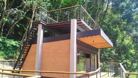 Um Refúgio na Serra — Natureza, Conforto e Vista Deslumbrante