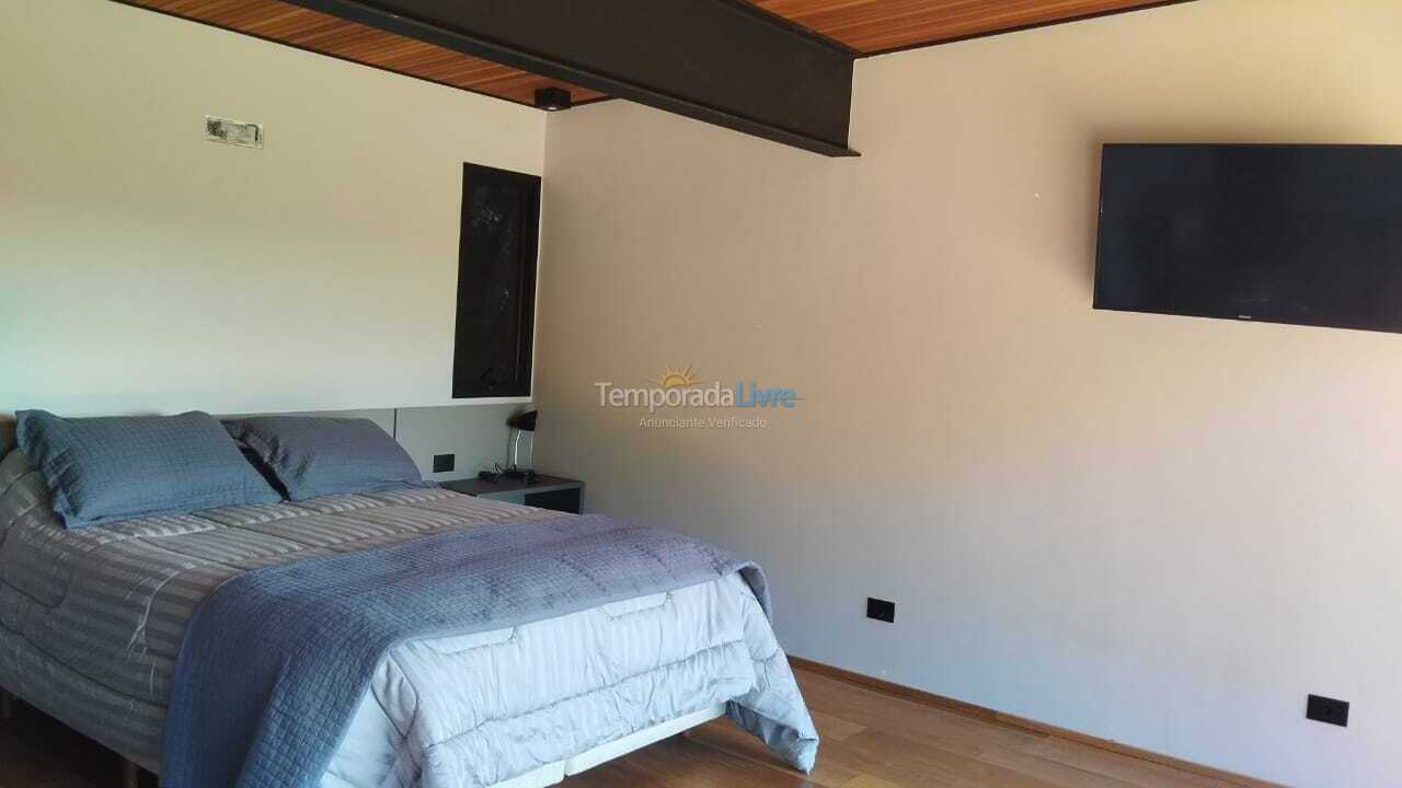Casa para aluguel de temporada em Santo Antônio do Pinhal (Rio Preto)