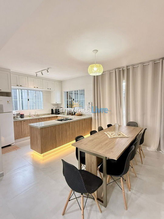 Casa para alquiler de vacaciones em Bertioga (Jardim Indaiá)