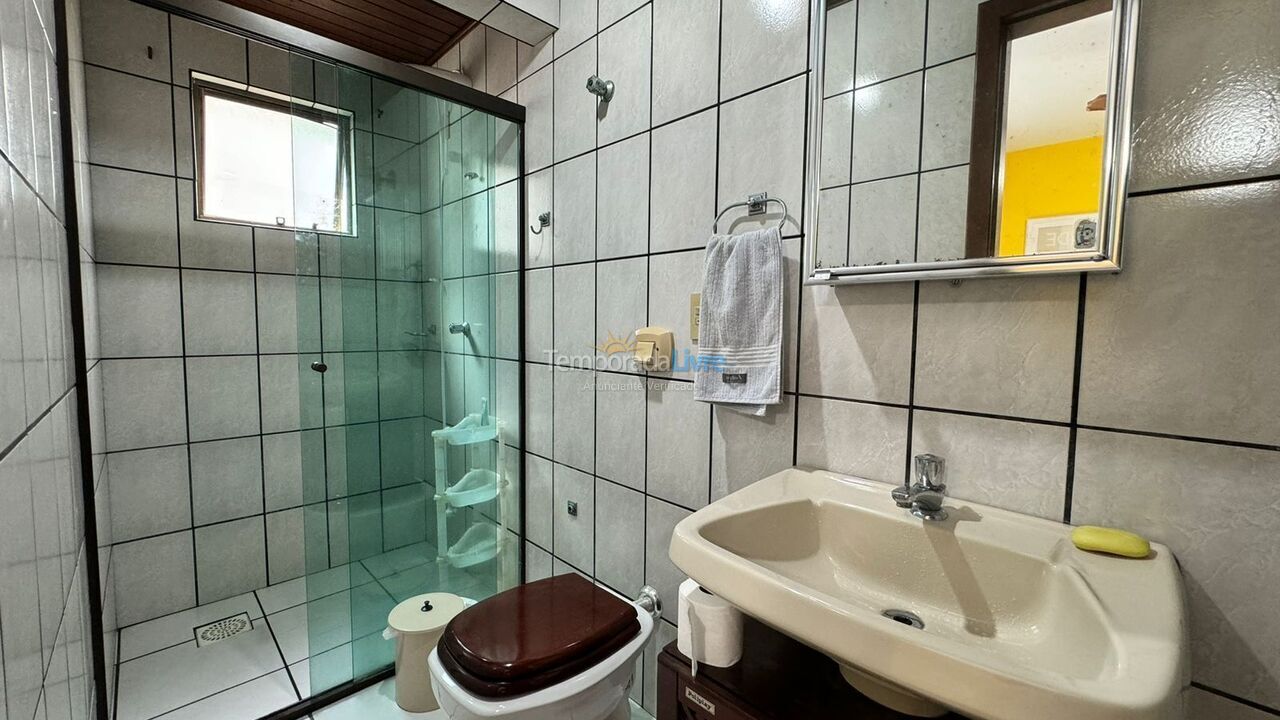 Apartamento para aluguel de temporada em Itapema (Meia Praia)