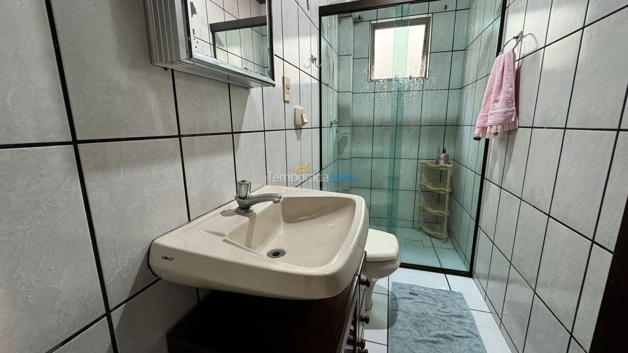 Apartamento para aluguel de temporada em Itapema (Meia Praia)