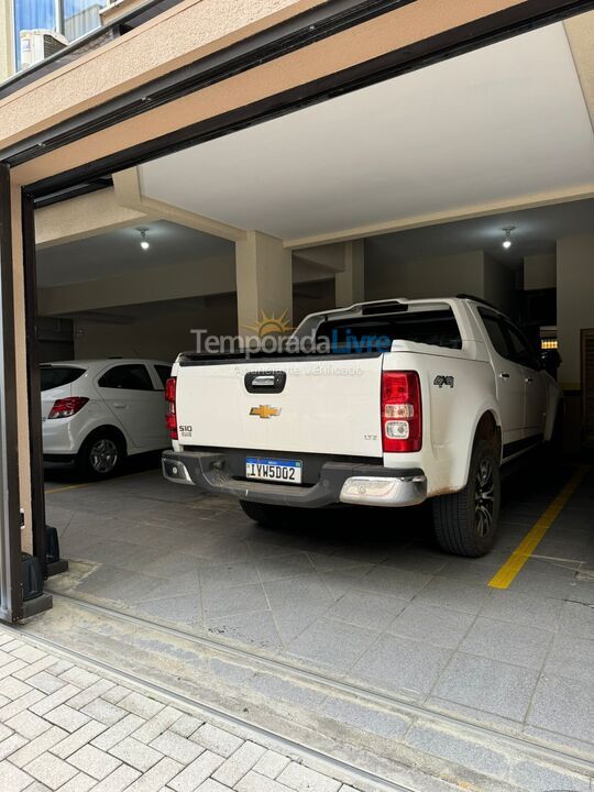 Apartamento para aluguel de temporada em Itapema (Meia Praia)