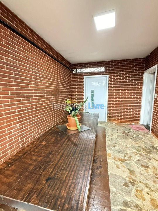 Casa para alquiler de vacaciones em Bertioga (Jardim Indaiá)