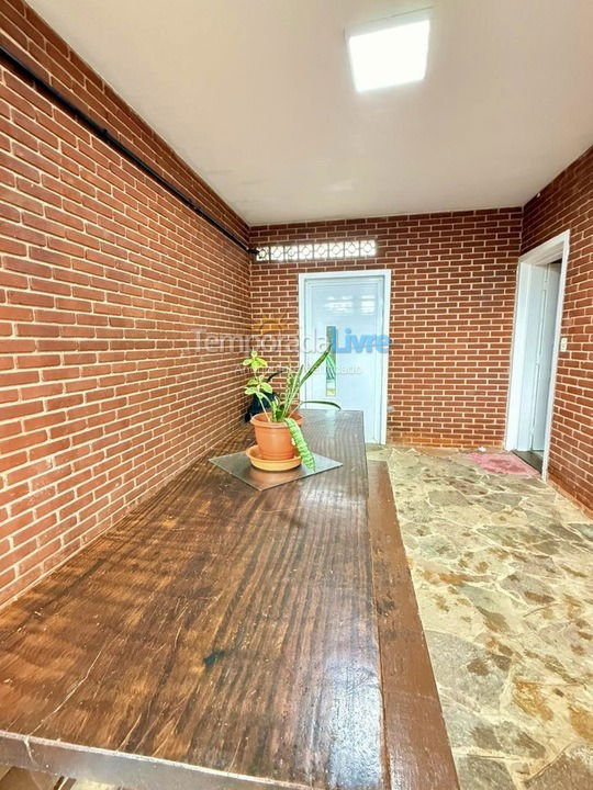 Casa para alquiler de vacaciones em Bertioga (Jardim Indaiá)