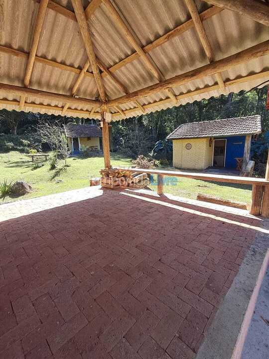 Casa para aluguel de temporada em Piquete (Meia Lua)