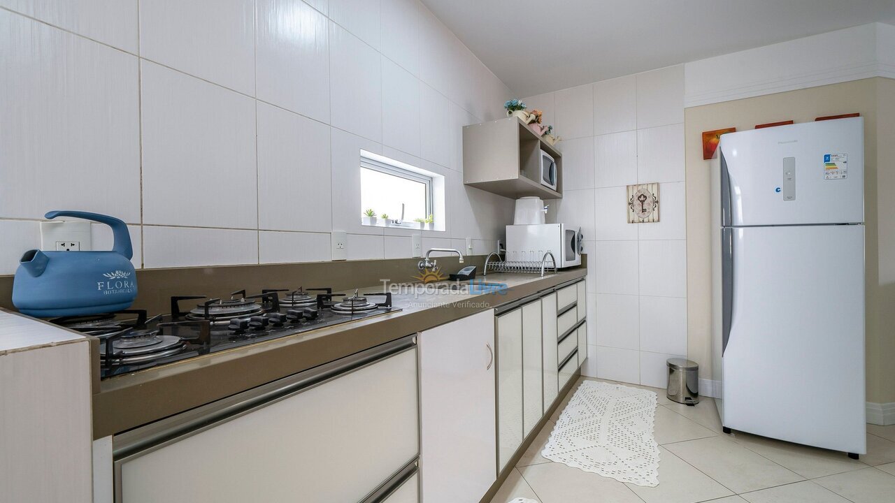 Apartamento para aluguel de temporada em Bombinhas (Praia de Bombas)