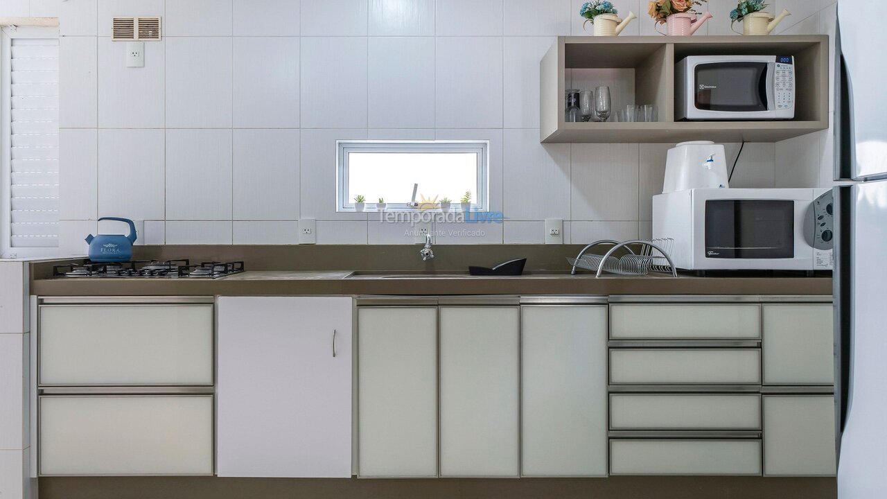 Apartamento para aluguel de temporada em Bombinhas (Praia de Bombas)