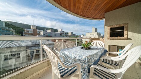 203M - Lindo apartamento a poucos metros do mar em Bombas
