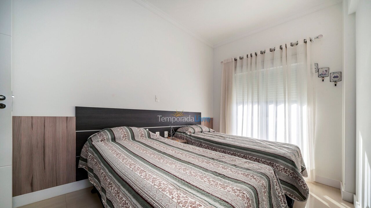 Apartamento para aluguel de temporada em Bombinhas (Praia de Bombas)