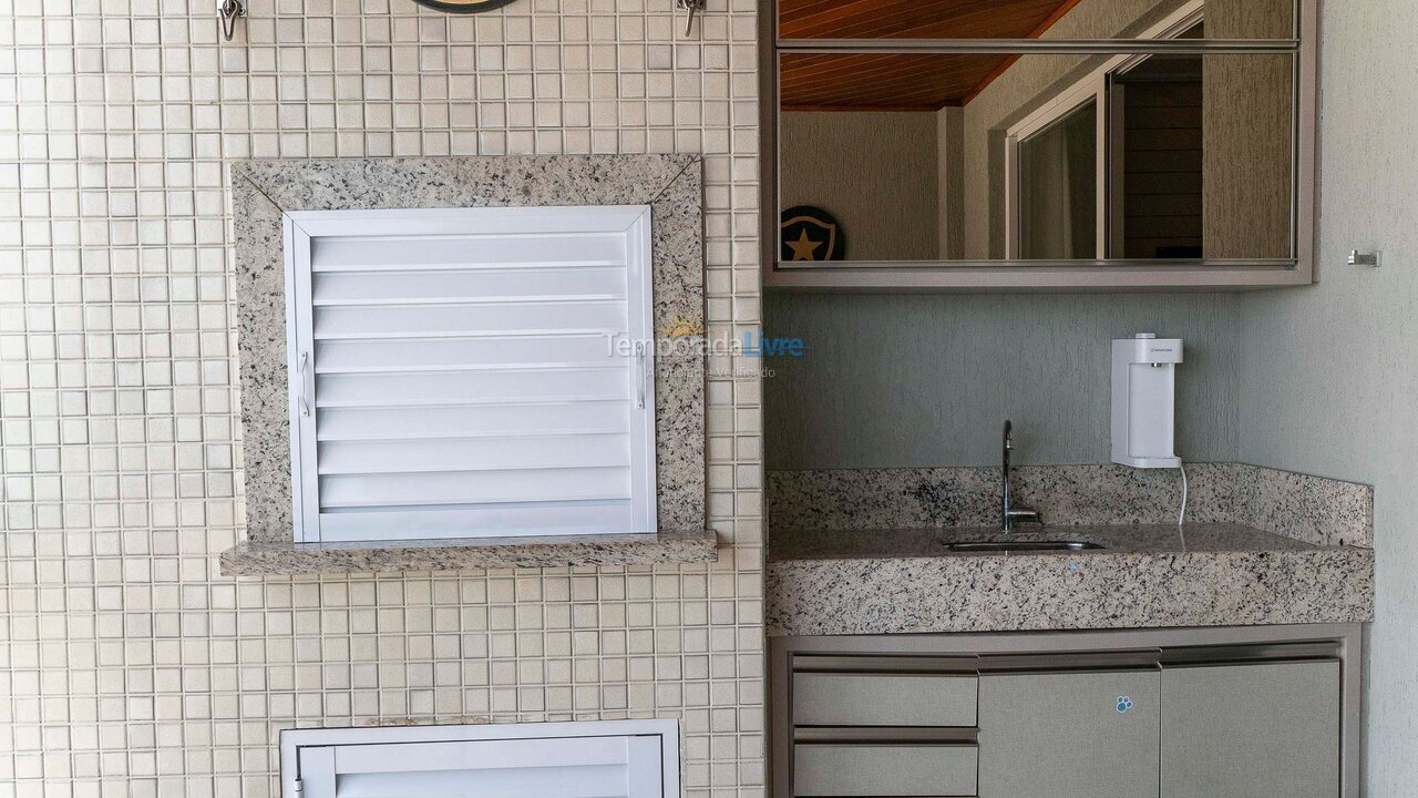 Apartamento para aluguel de temporada em Bombinhas (Praia de Bombas)