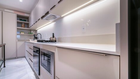 303VIE - Luxuoso apartamento 2 suítes, 2 vagas de garagem para até...