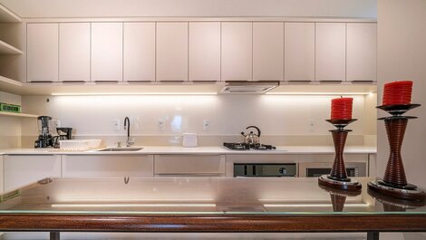 303VIE - Luxuoso apartamento 2 suítes, 2 vagas de garagem para até...