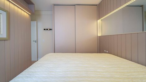 303VIE - Luxuoso apartamento 2 suítes, 2 vagas de garagem para até...