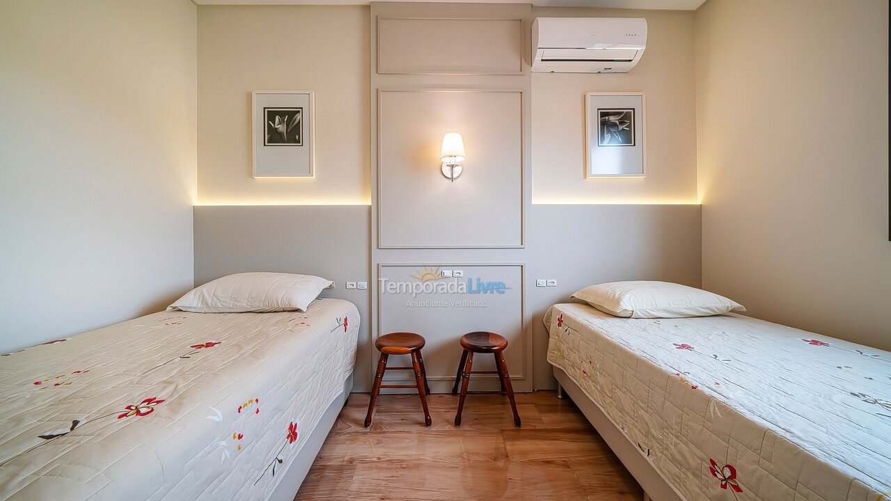 Apartamento para aluguel de temporada em Bombinhas (Praia de Bombas)