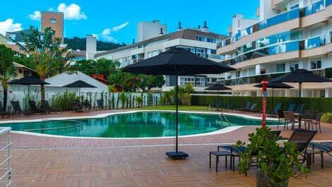 Florianópolis - Luxury in Jurerê: complete coverage!