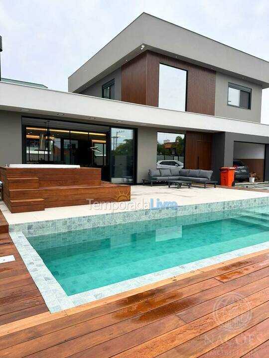 Casa para aluguel de temporada em Florianopolis (Praia dos Ingleses)