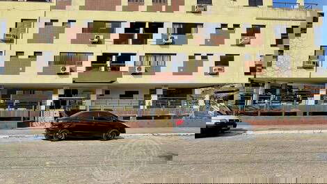 On the seafront! 2 bedroom apartment SEASONAL