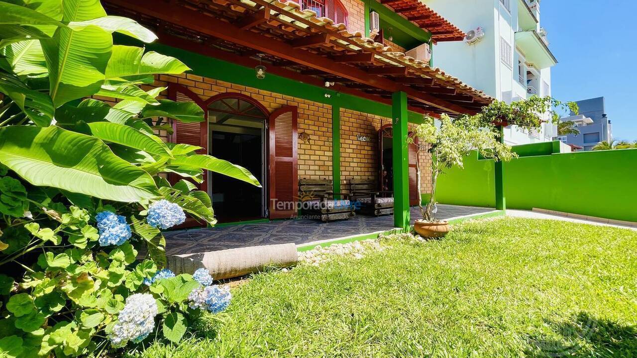 House for vacation rental in Florianopolis (Canasvieiras)