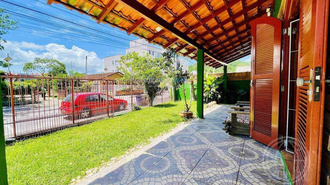 House for vacation rental in Florianopolis (Canasvieiras)