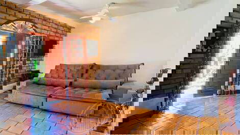 3 bedroom house with pool SEASONAL
