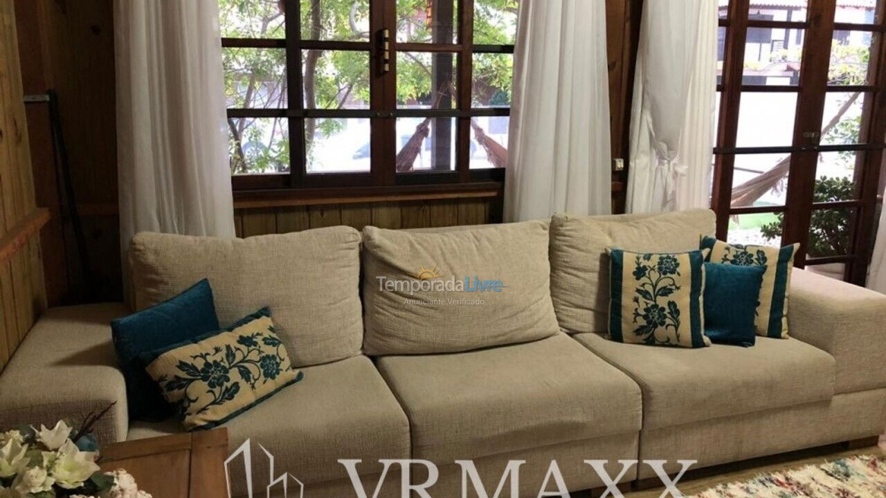 Casa para aluguel de temporada em Bombinhas (Praia de Zimbros)