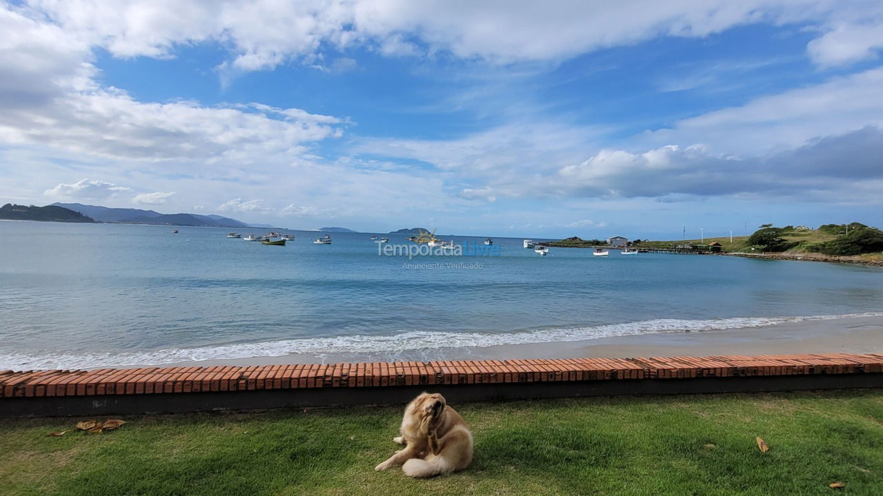 Casa para aluguel de temporada em Florianópolis (Praia da Armação)