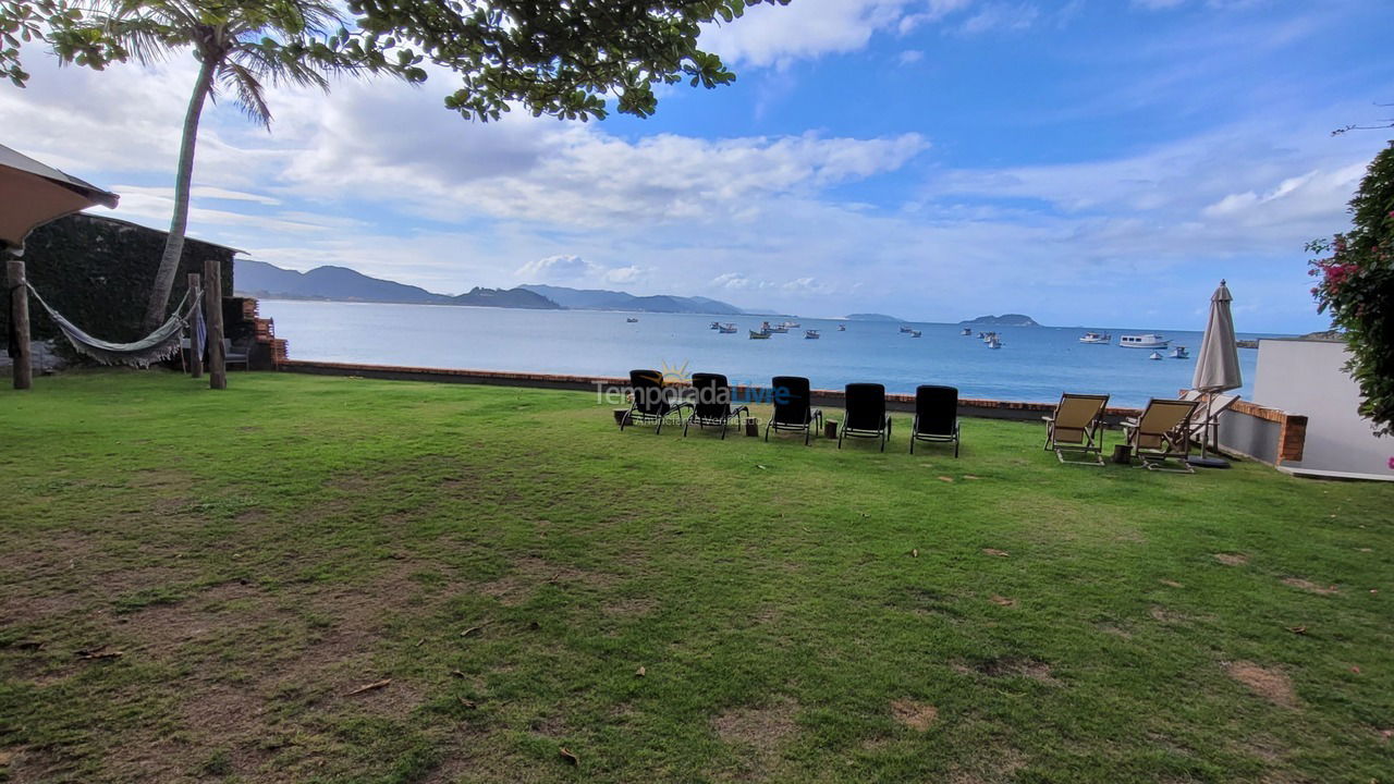Casa para aluguel de temporada em Florianópolis (Praia da Armação)