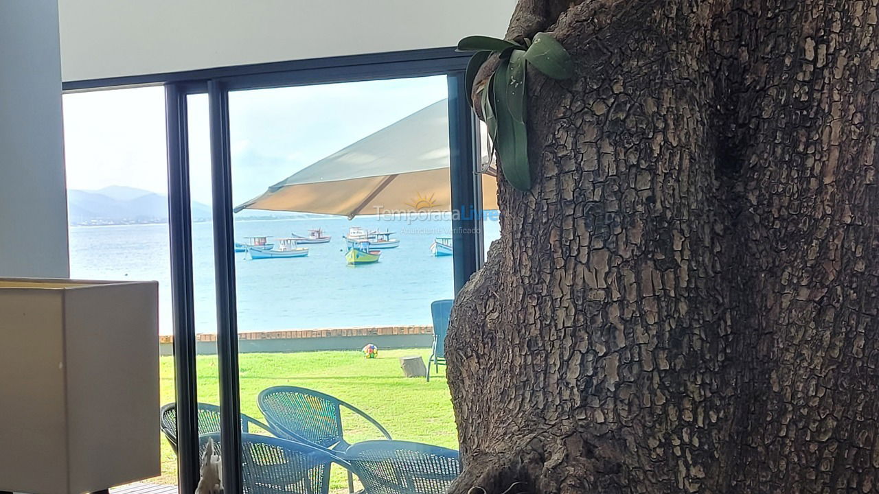 Casa para aluguel de temporada em Florianópolis (Praia da Armação)