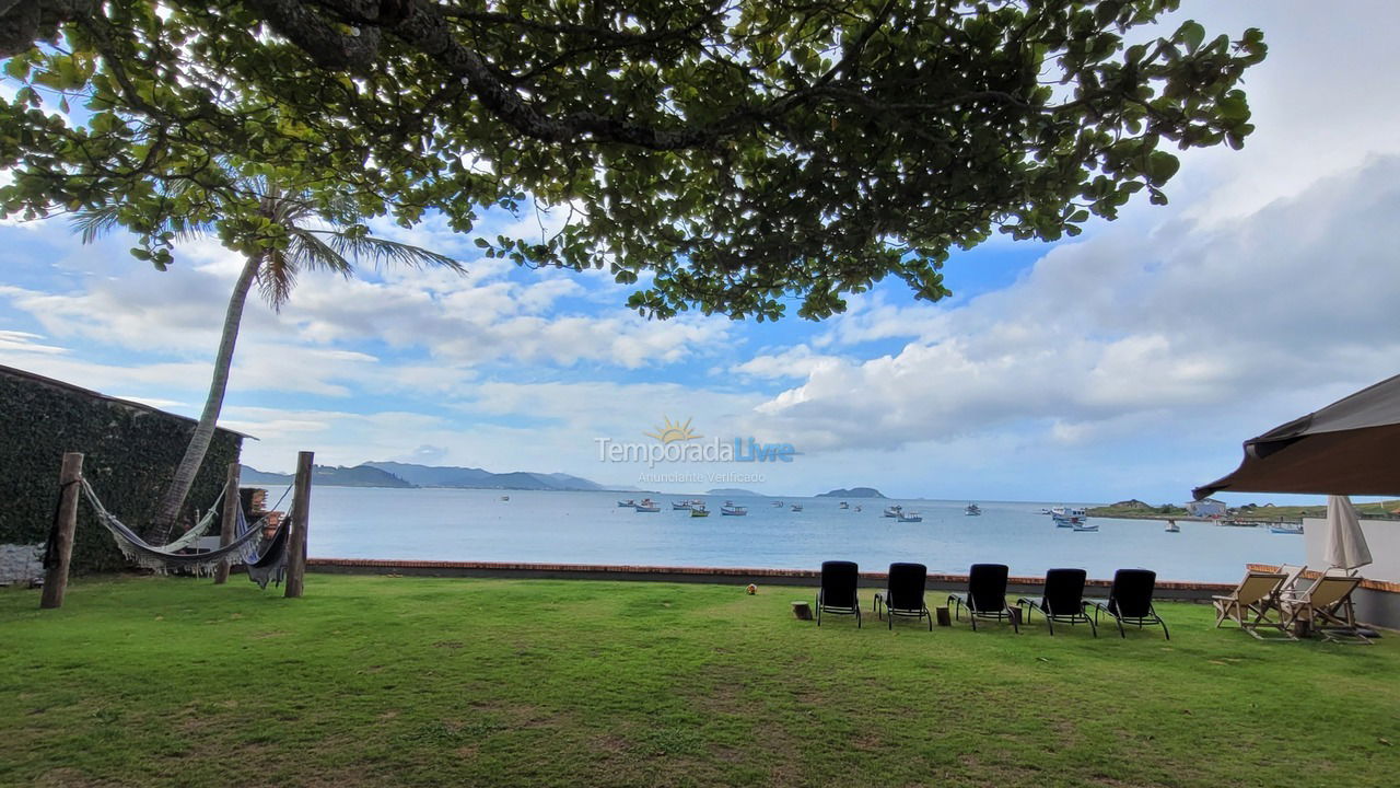 Casa para aluguel de temporada em Florianópolis (Praia da Armação)