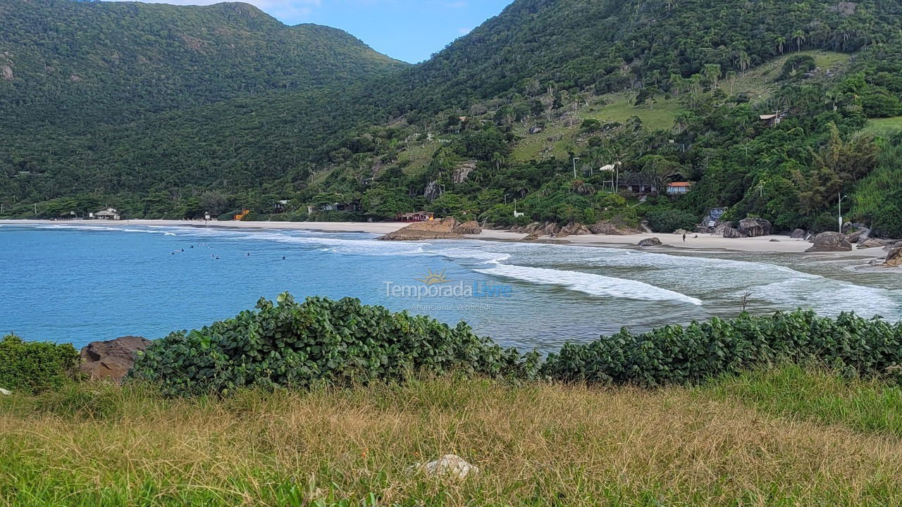 Casa para aluguel de temporada em Florianópolis (Praia da Armação)