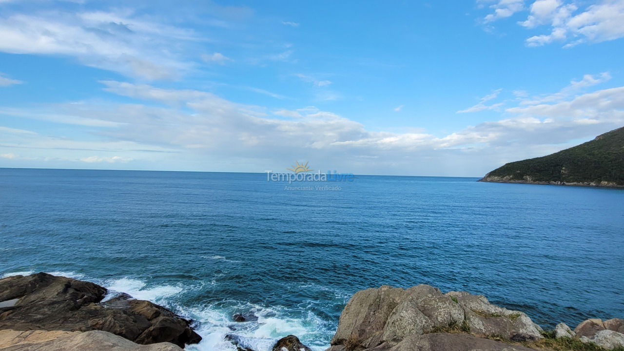 Casa para aluguel de temporada em Florianópolis (Praia da Armação)