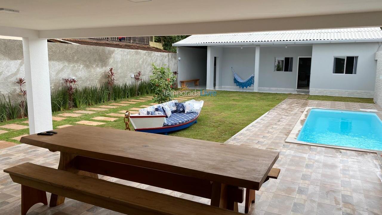 Casa para aluguel de temporada em Guarapari (Praia do Morro)