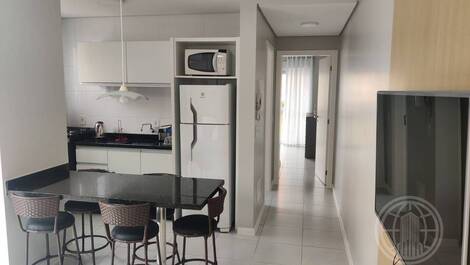 1 bedroom apartment half a block from the beach SEASONAL.