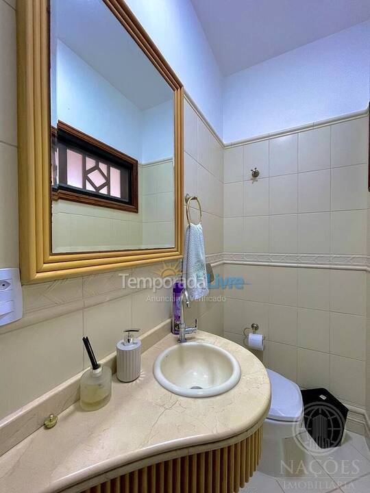 Casa para aluguel de temporada em Florianopolis (Jurerê Internacional)