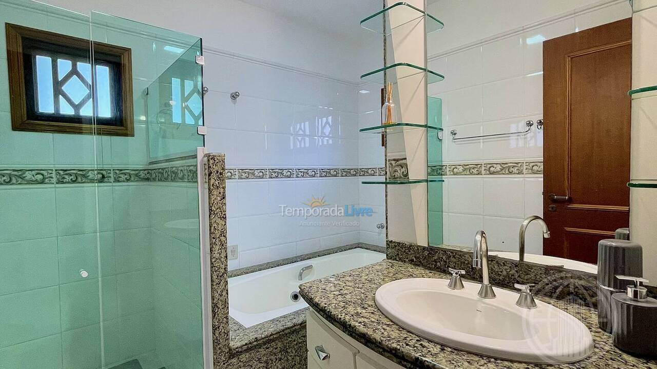 Casa para aluguel de temporada em Florianopolis (Jurerê Internacional)