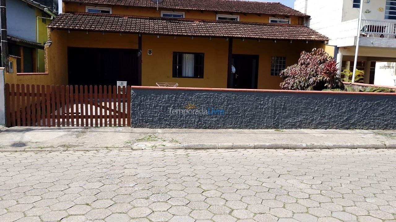 House for vacation rental in São Francisco do Sul (Prainha)