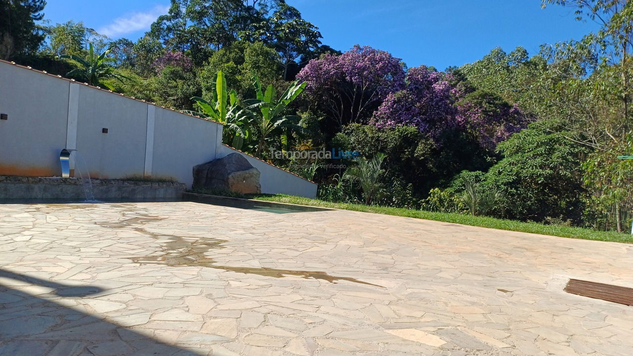 Chácara / sítio para aluguel de temporada em Suzano (Palmeiras)