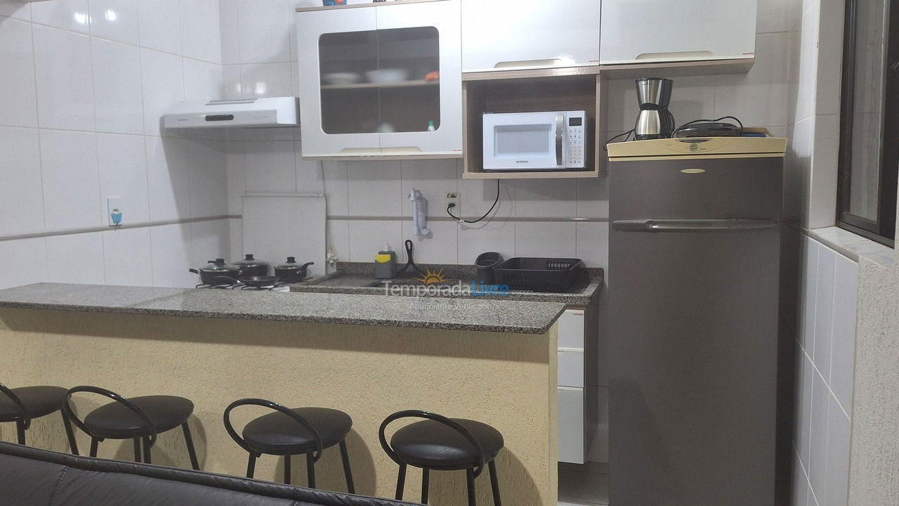 Apartamento para aluguel de temporada em Praia Grande (Praia do Caiçara)