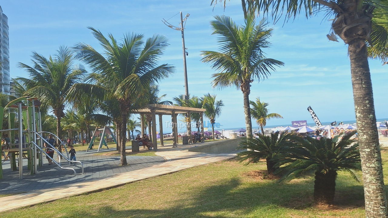 Apartamento para aluguel de temporada em Praia Grande (Praia do Caiçara)