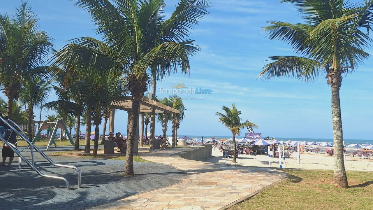 Apartamento para aluguel de temporada em Praia Grande (Praia do Caiçara)