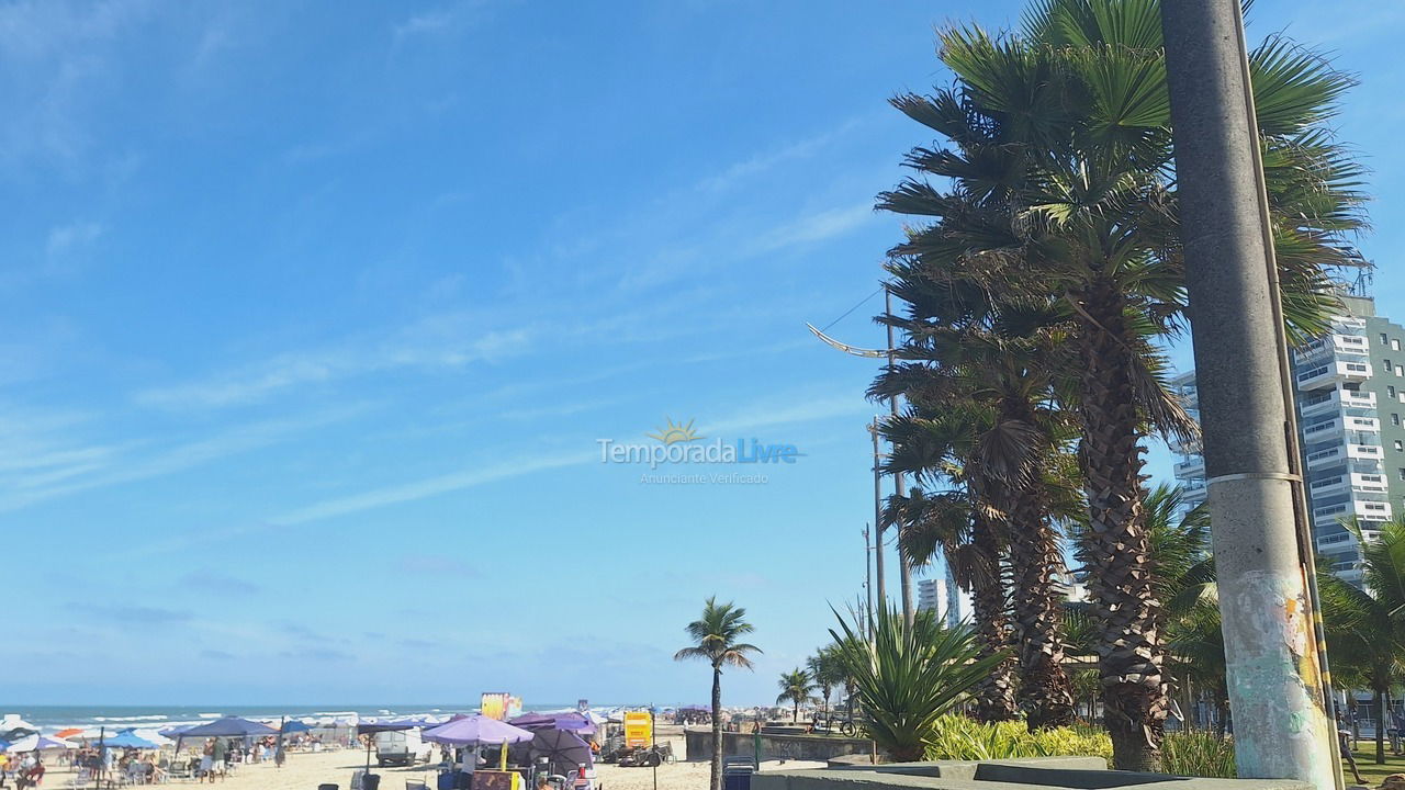Apartamento para aluguel de temporada em Praia Grande (Praia do Caiçara)